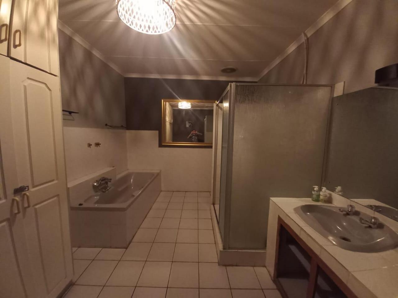 Anri Guesthouse Bloemfontein Exterior photo