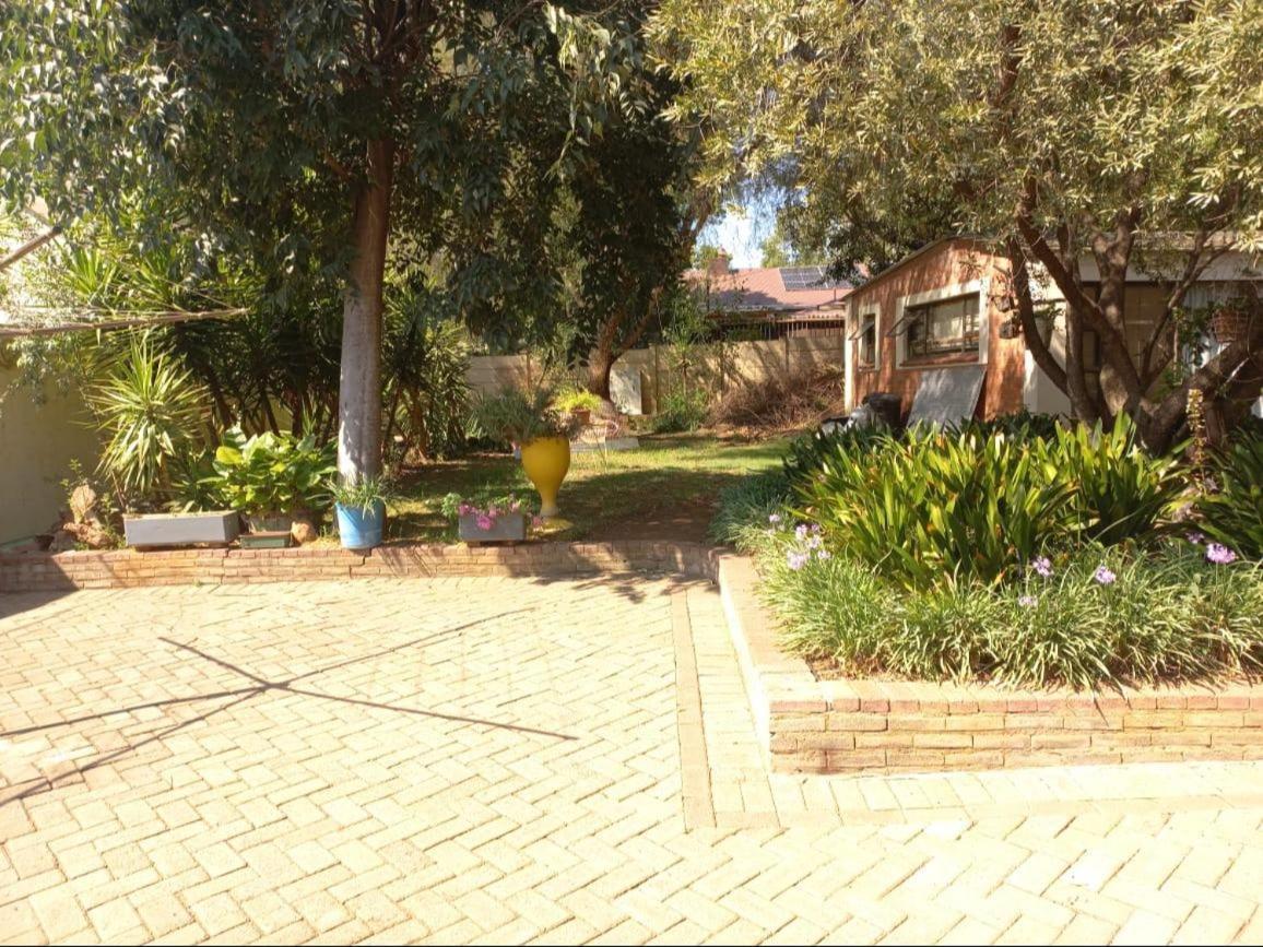 Anri Guesthouse Bloemfontein Exterior photo